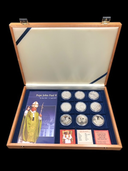 PAPA JEAN PAUL ADINA YAPILMIŞ 2005 TARİHLİ EFEMERİKLİ ORJINAL KUTULU HATIRAT LOTU