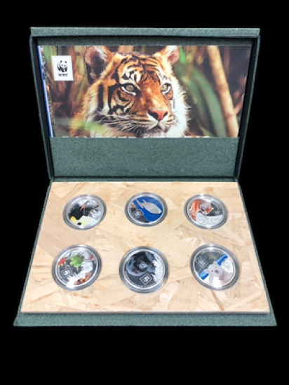 WWF ÖZEL YAPIM KORUMA ALTINDAKI HAYVANLARIN SERTİFİKALI FİGÜRLERİNDEN OLUŞAN KUTULU LOT