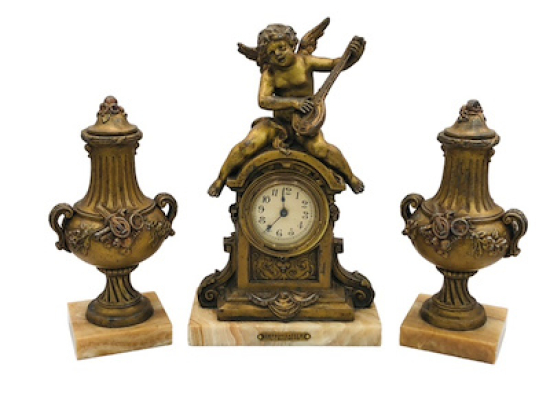 19 YY FRANSIZ TUTYADAN MAMÜL MELEKLİ ONİKS MERMER KAİDELİ SÖMİNE SAATİ TAKIMI SANATÇI İSİMLİ