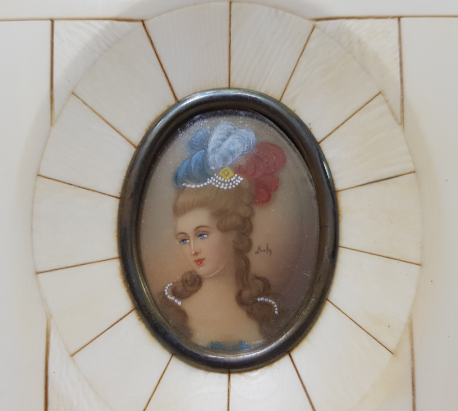 1850'LERDEN FİL DİŞİ ÇERÇEVELİ EL YAPIMI RESİM