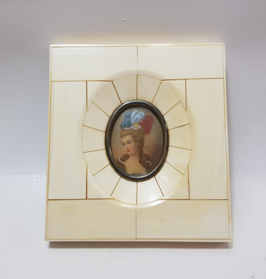 1850'LERDEN FİL DİŞİ ÇERÇEVELİ EL YAPIMI RESİM