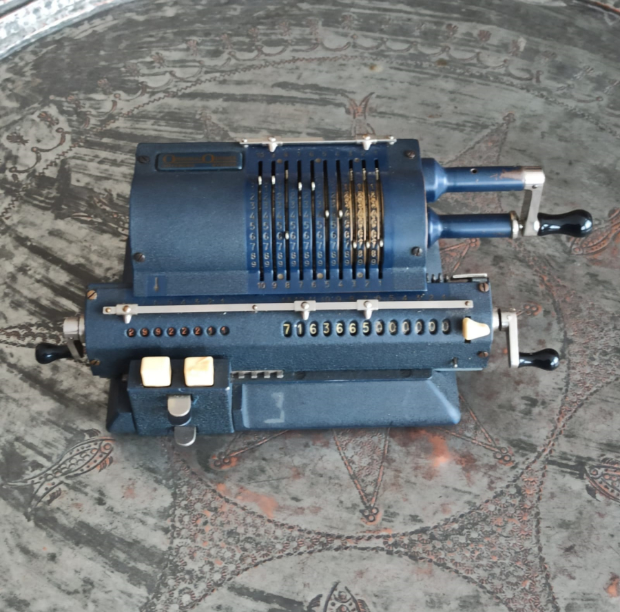  İsviçre Yapımı "Odhner" Vintage Hesap Makinesi - 1930's