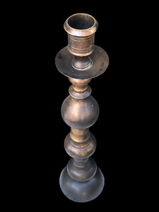 BRONZDAN MAMÜL AYAKLI ŞAMDAN 19 YY DEV BOY MÜKEMMEL PATEN ALMIŞ BİR ESERDİR