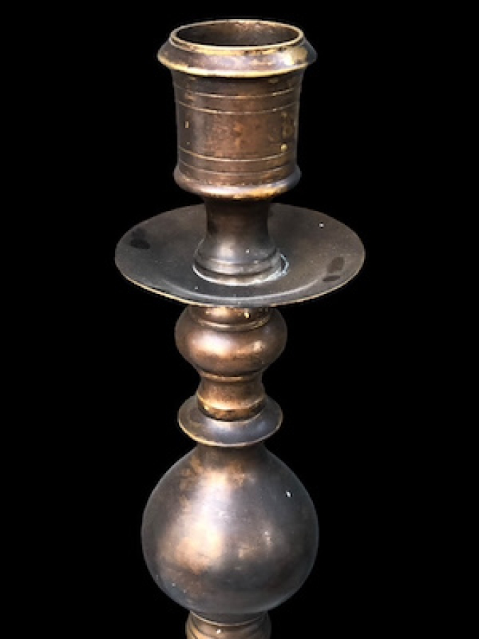 BRONZDAN MAMÜL AYAKLI ŞAMDAN 19 YY DEV BOY MÜKEMMEL PATEN ALMIŞ BİR ESERDİR