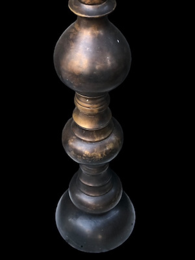 BRONZDAN MAMÜL AYAKLI ŞAMDAN 19 YY DEV BOY MÜKEMMEL PATEN ALMIŞ BİR ESERDİR