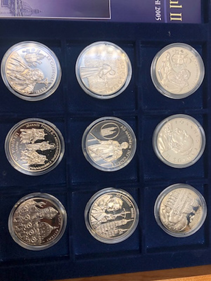 PAPA JEAN PAUL ADINA YAPILMIŞ 2005 TARİHLİ EFEMERİKLİ ORJINAL KUTULU HATIRAT LOTU