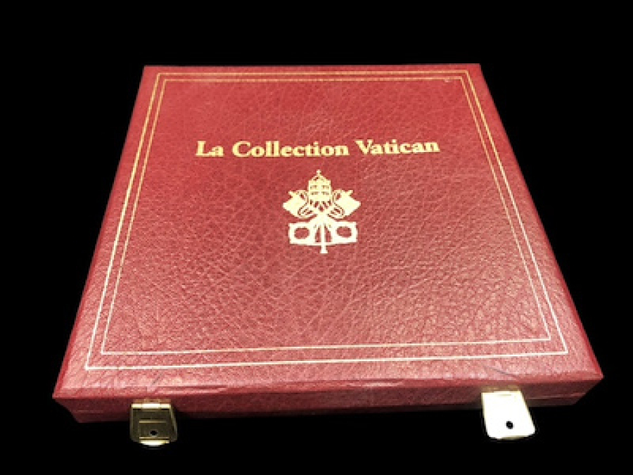 VATİCAN GÜNÜMÜZE KADAR HİZMET ETMİŞ PAPAZLARINDAN OLUŞAN EFAMERİKLİ KUTULU MADALYON LOTU