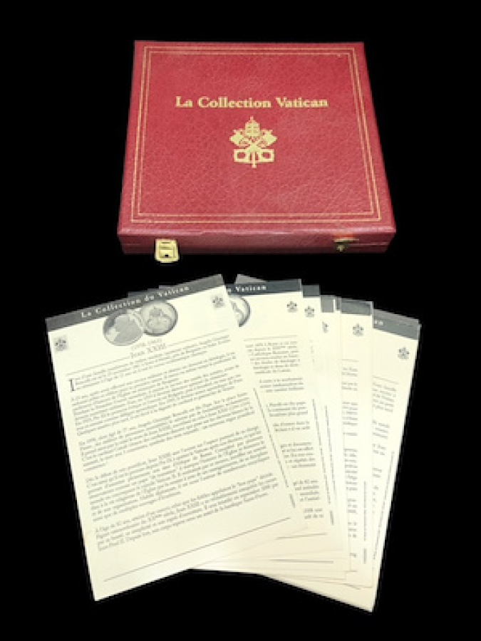 VATİCAN GÜNÜMÜZE KADAR HİZMET ETMİŞ PAPAZLARINDAN OLUŞAN EFAMERİKLİ KUTULU MADALYON LOTU