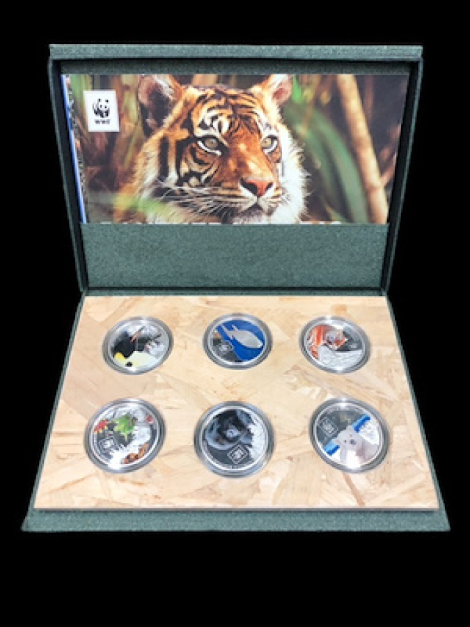 WWF ÖZEL YAPIM KORUMA ALTINDAKI HAYVANLARIN SERTİFİKALI FİGÜRLERİNDEN OLUŞAN KUTULU LOT