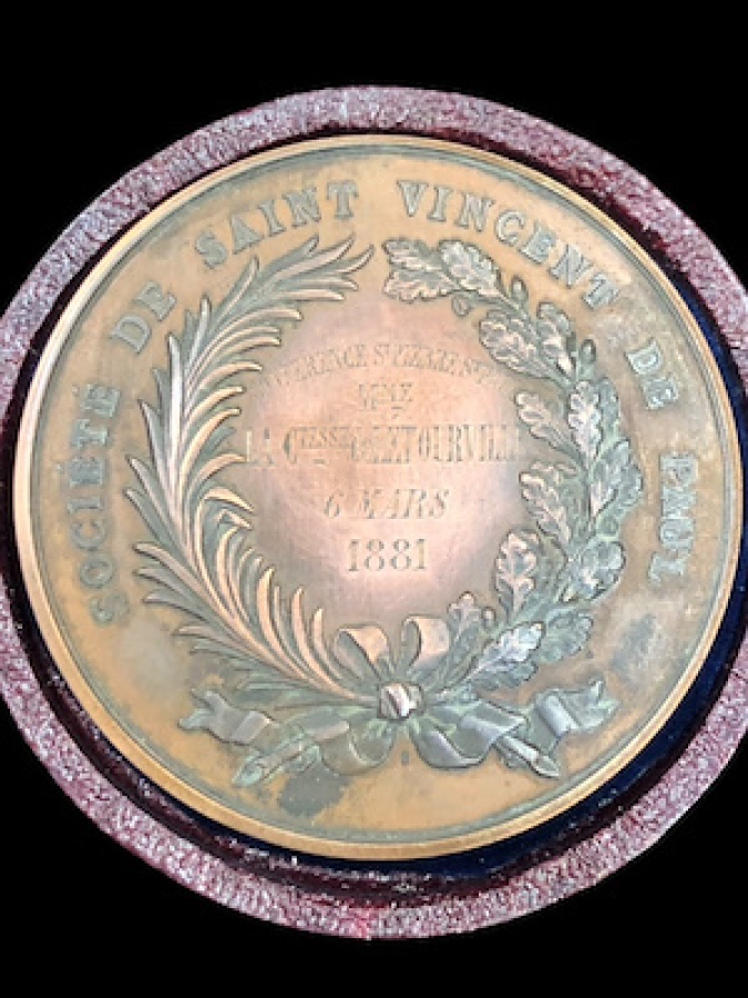 18 YY BRONZDAN MAMÜL ORJ KUTUSUNDA VINCENT DE PAUL RESİMLİ ÖZEL MADALYON