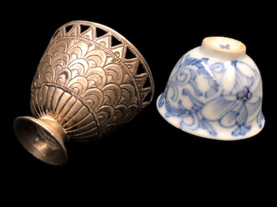 OSMANLI 18 YY AYKIRI FORMDA DÖNEMİ İMARİ FİNCANLI GÜMÜŞ ETLİ TEKLİ ZARF