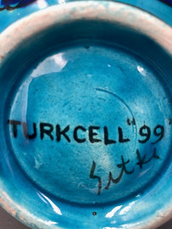 SITKI OLÇAR İMZALI 1999 SENESİNDE YAPMIŞ OLDUĞU BALIKLI KASE