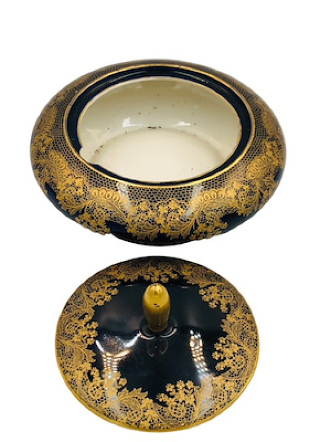 BAVİERA DAMGALI PORSELEN ÜZERİ İŞÇİLİKLİ KUSURSUZ ŞEKERLİK