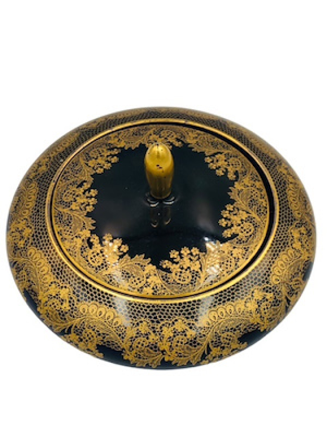 BAVİERA DAMGALI PORSELEN ÜZERİ İŞÇİLİKLİ KUSURSUZ ŞEKERLİK